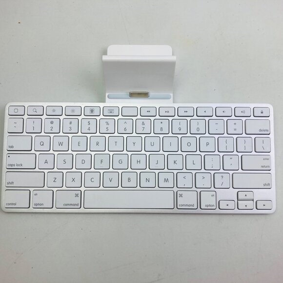 Apple iPad Keyboard Dock Model A1359 MC533LL/B for 1st 2nd 3rd Generation EUC - Picture 2 of 7